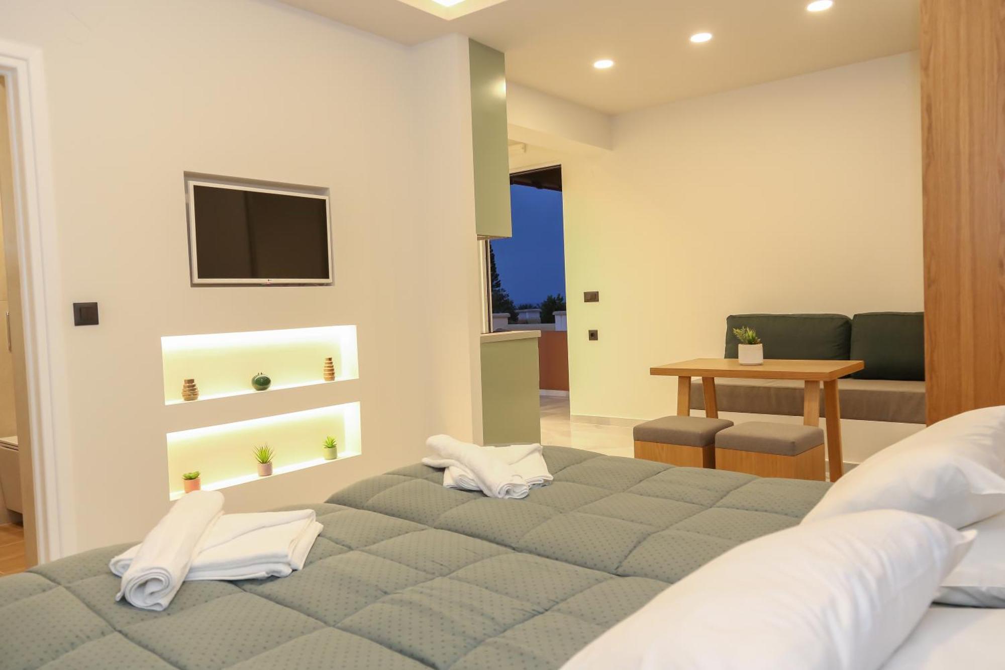 Heaven Apartments Agia Marina  Exterior photo